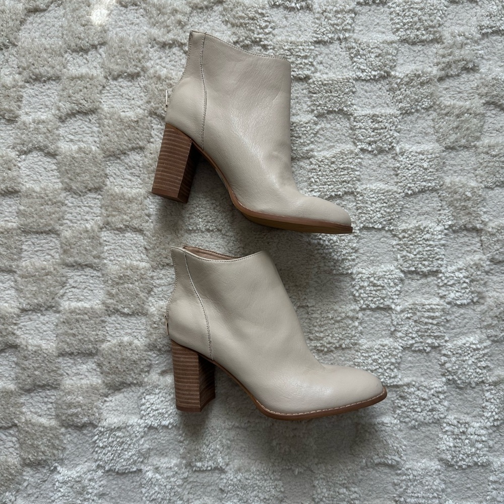 Oasis Society Cream Leather Booties